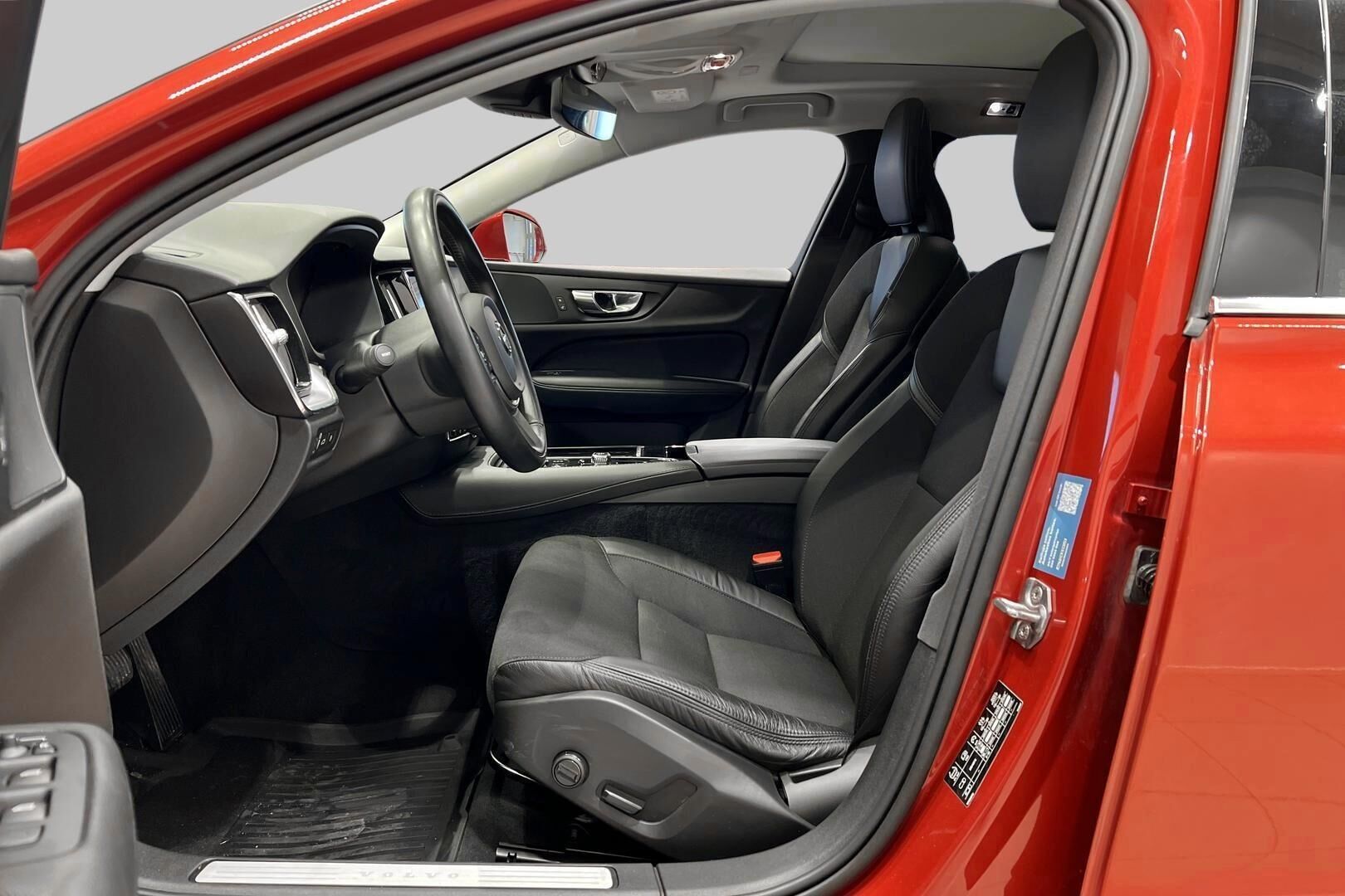 Volvo V60 iso kuva 9