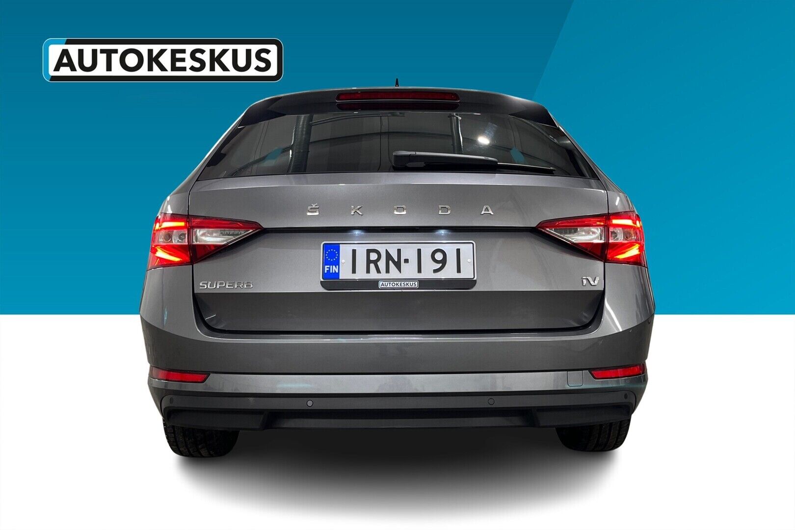 Skoda Superb iso kuva 2