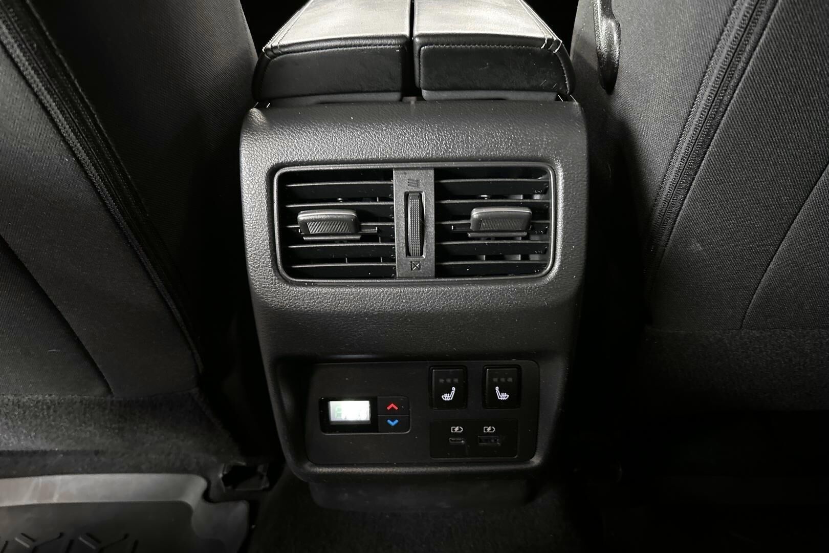 Nissan X-Trail iso kuva 14