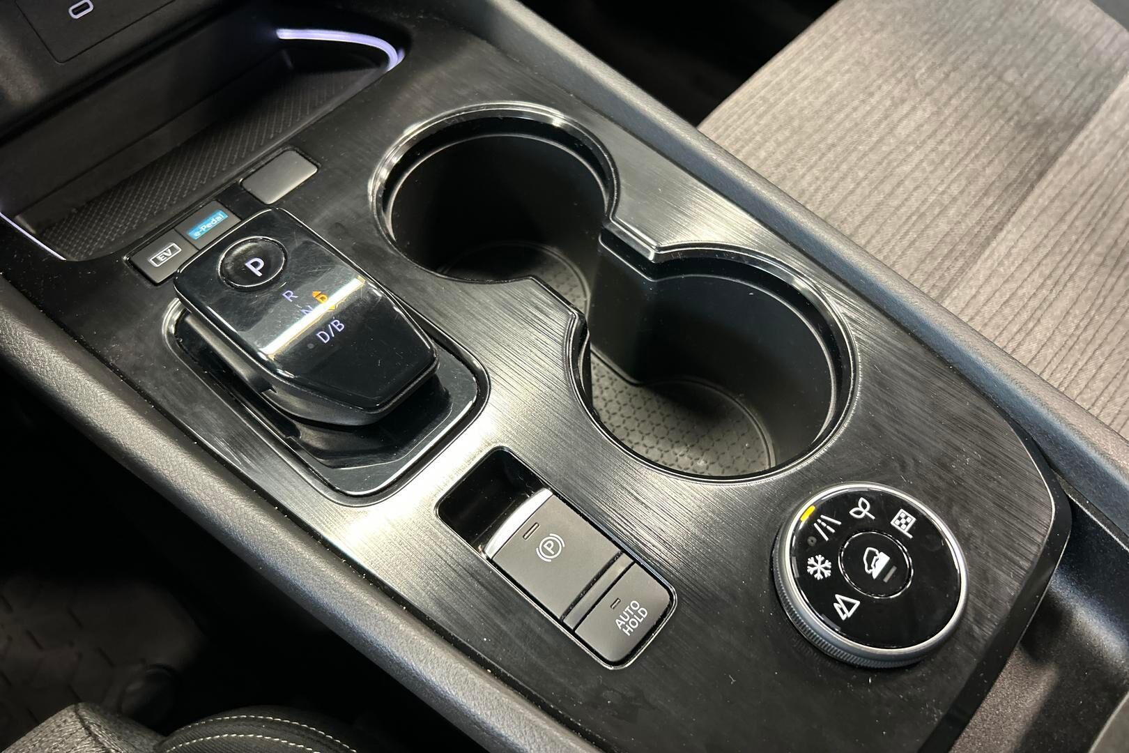 Nissan X-Trail iso kuva 32