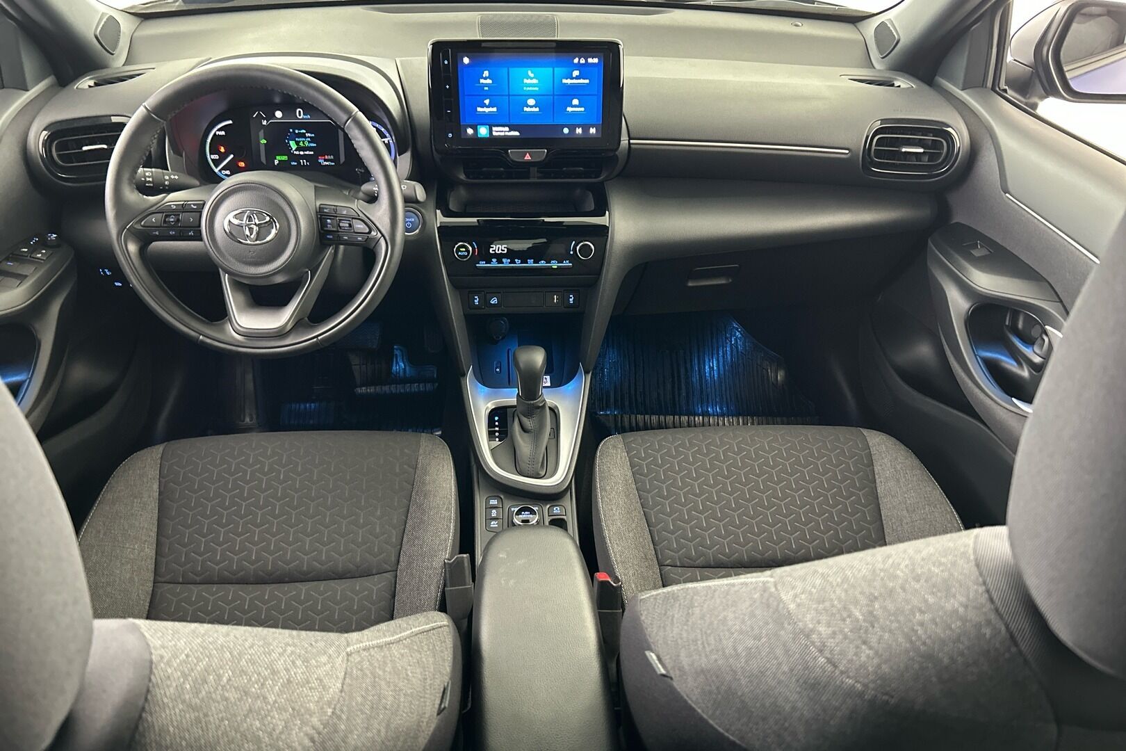 Toyota Yaris Cross iso kuva 15