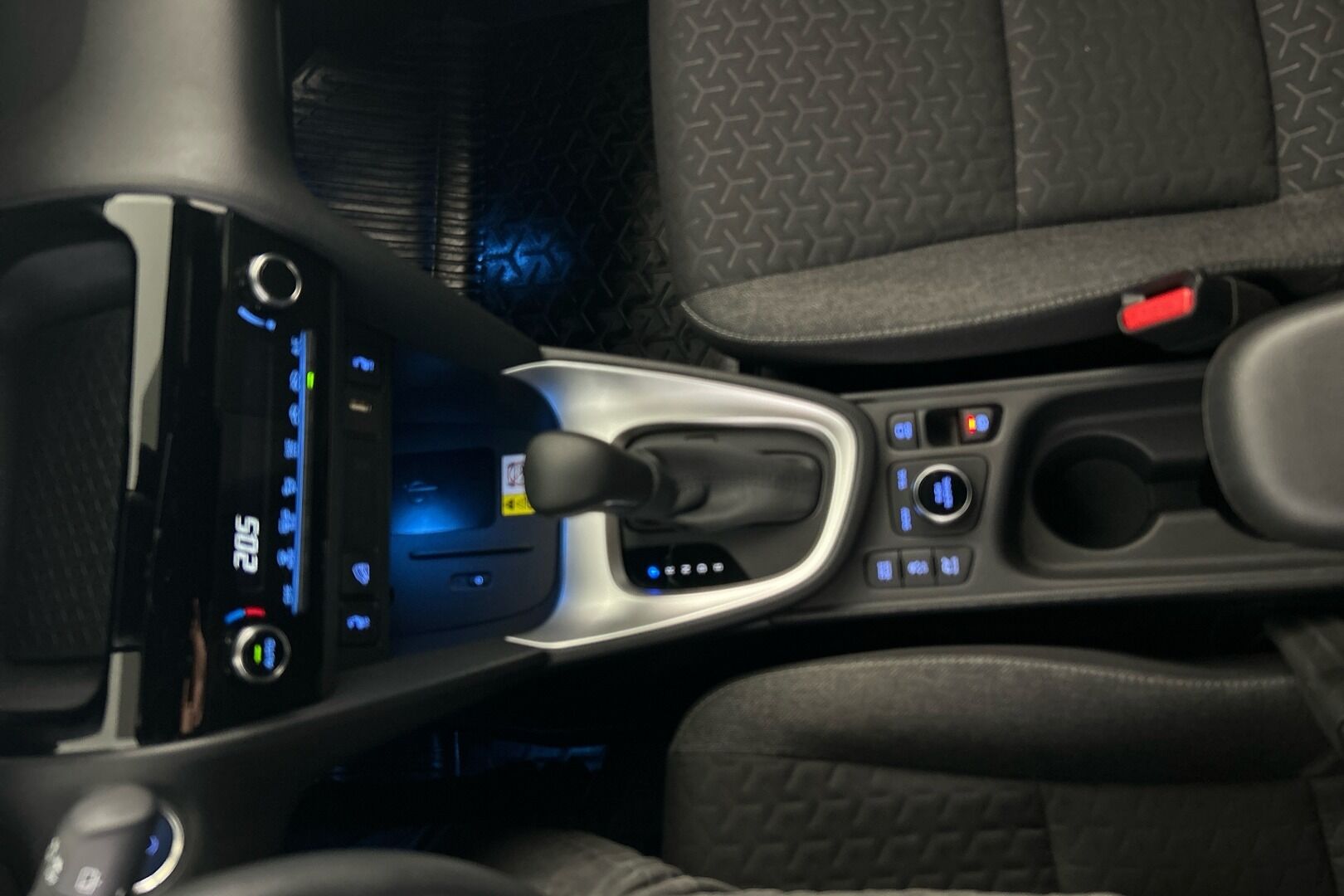 Toyota Yaris Cross iso kuva 18