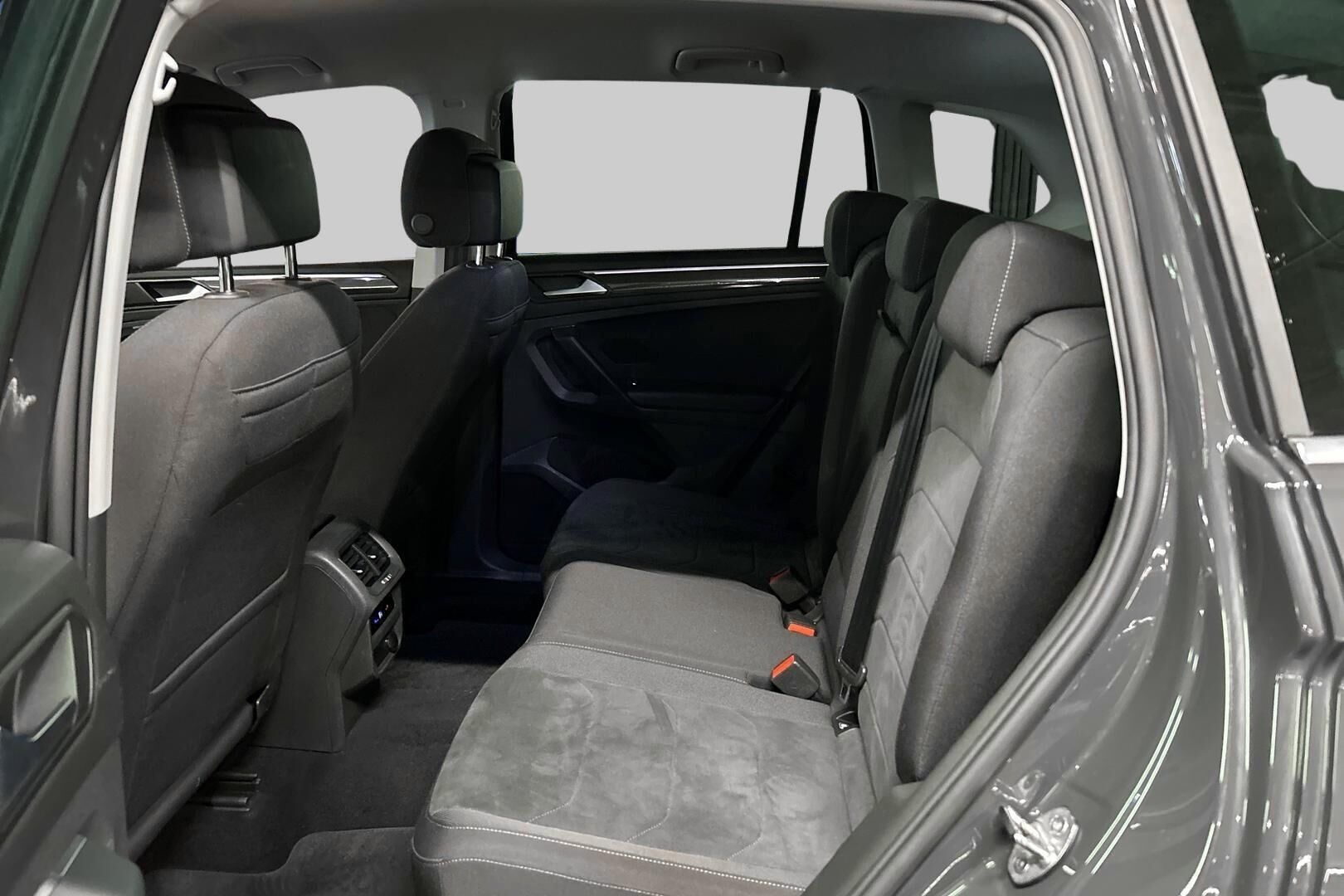Volkswagen Tiguan iso kuva 6