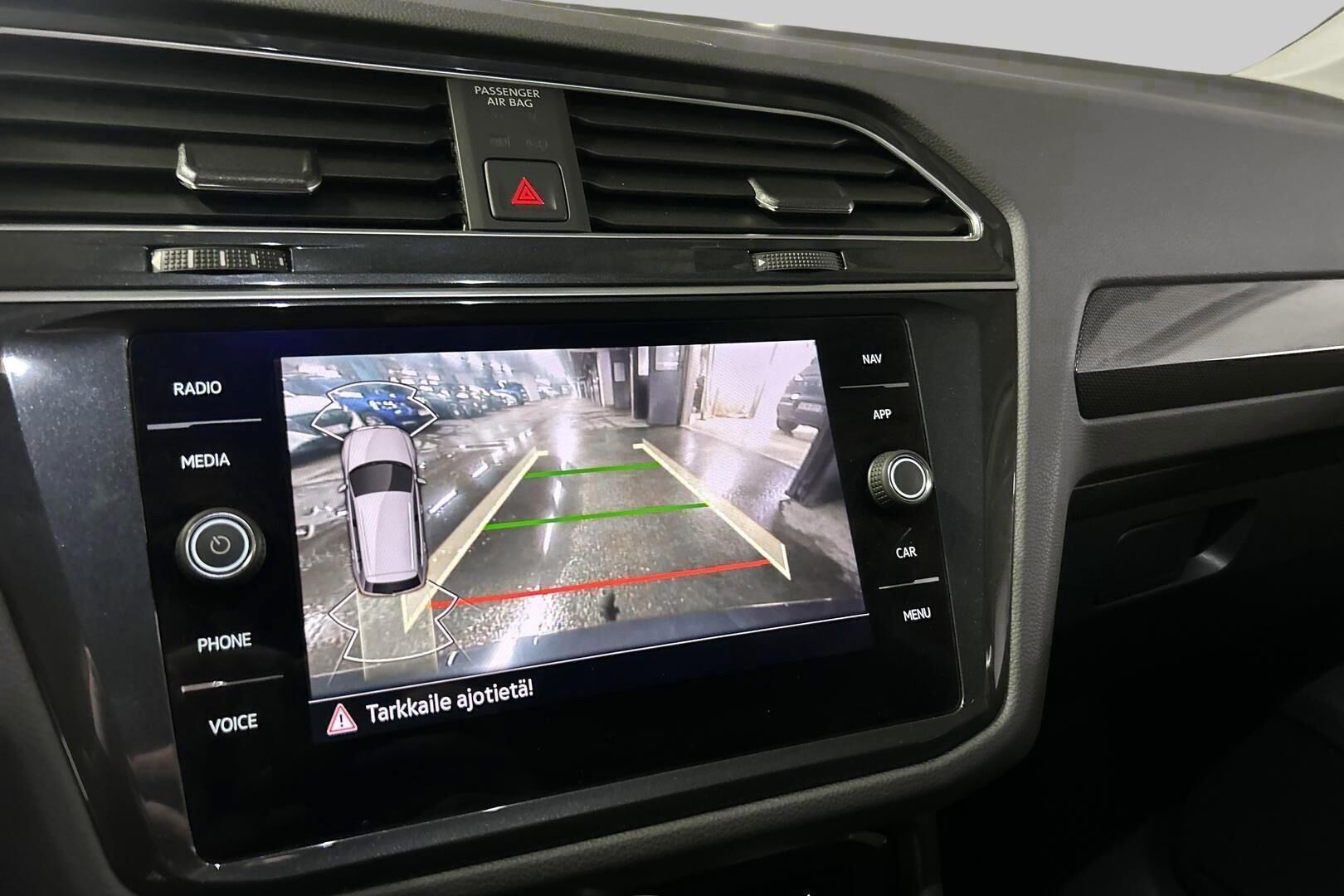 Volkswagen Tiguan iso kuva 14