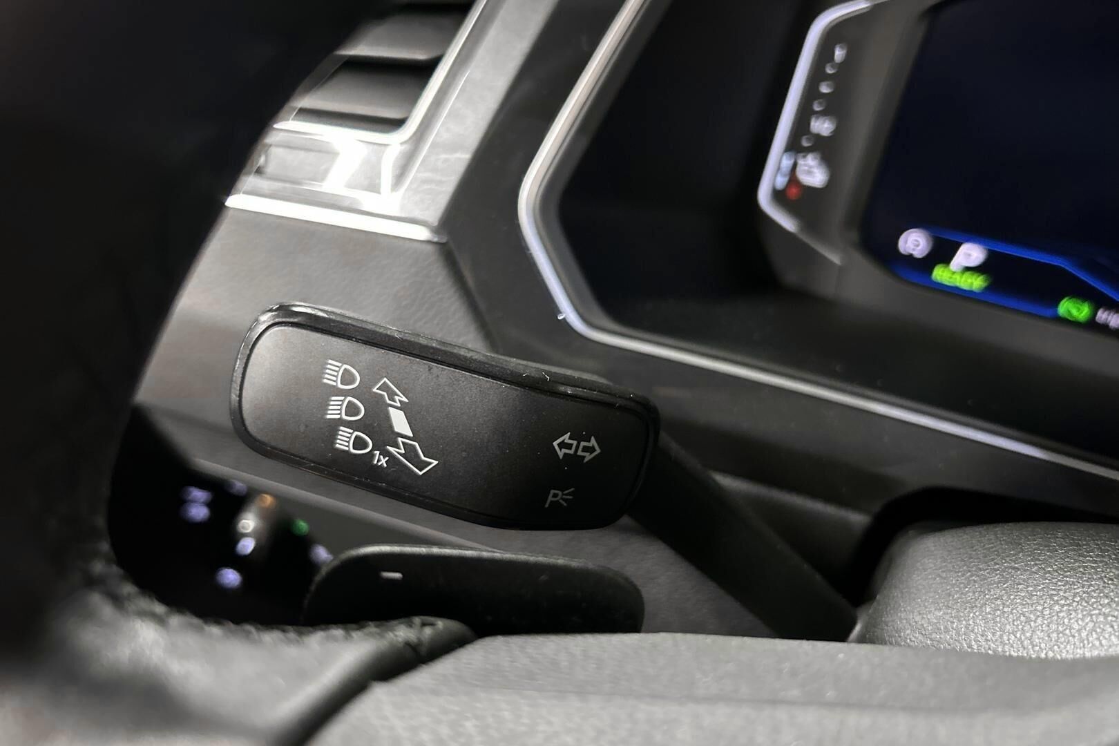 Volkswagen Tiguan iso kuva 16