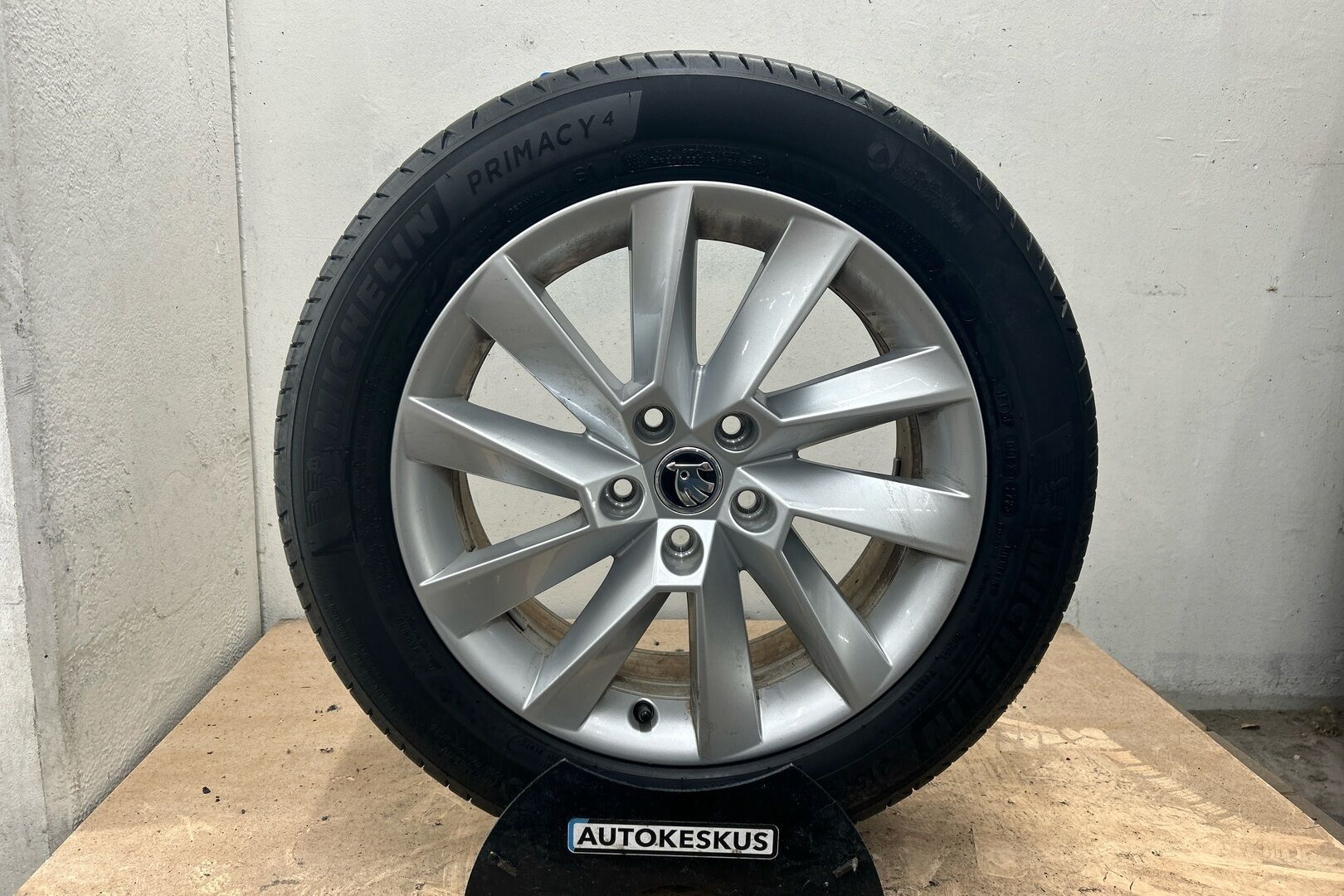 Skoda Superb iso kuva 10