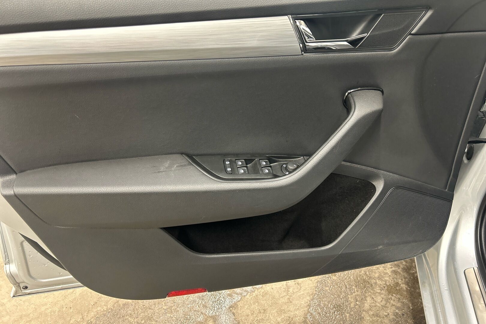 Skoda Superb iso kuva 11