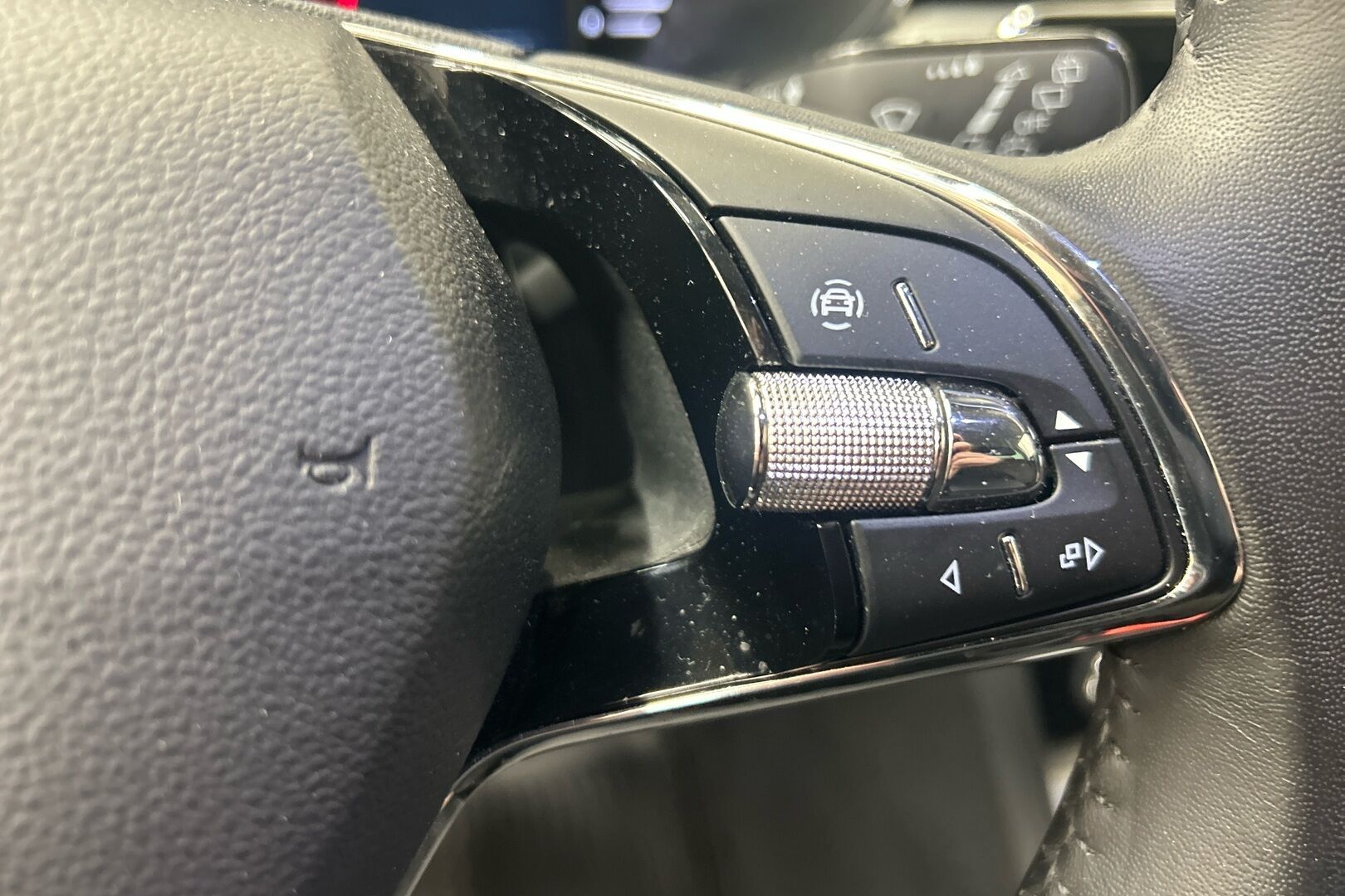 Skoda Superb iso kuva 14