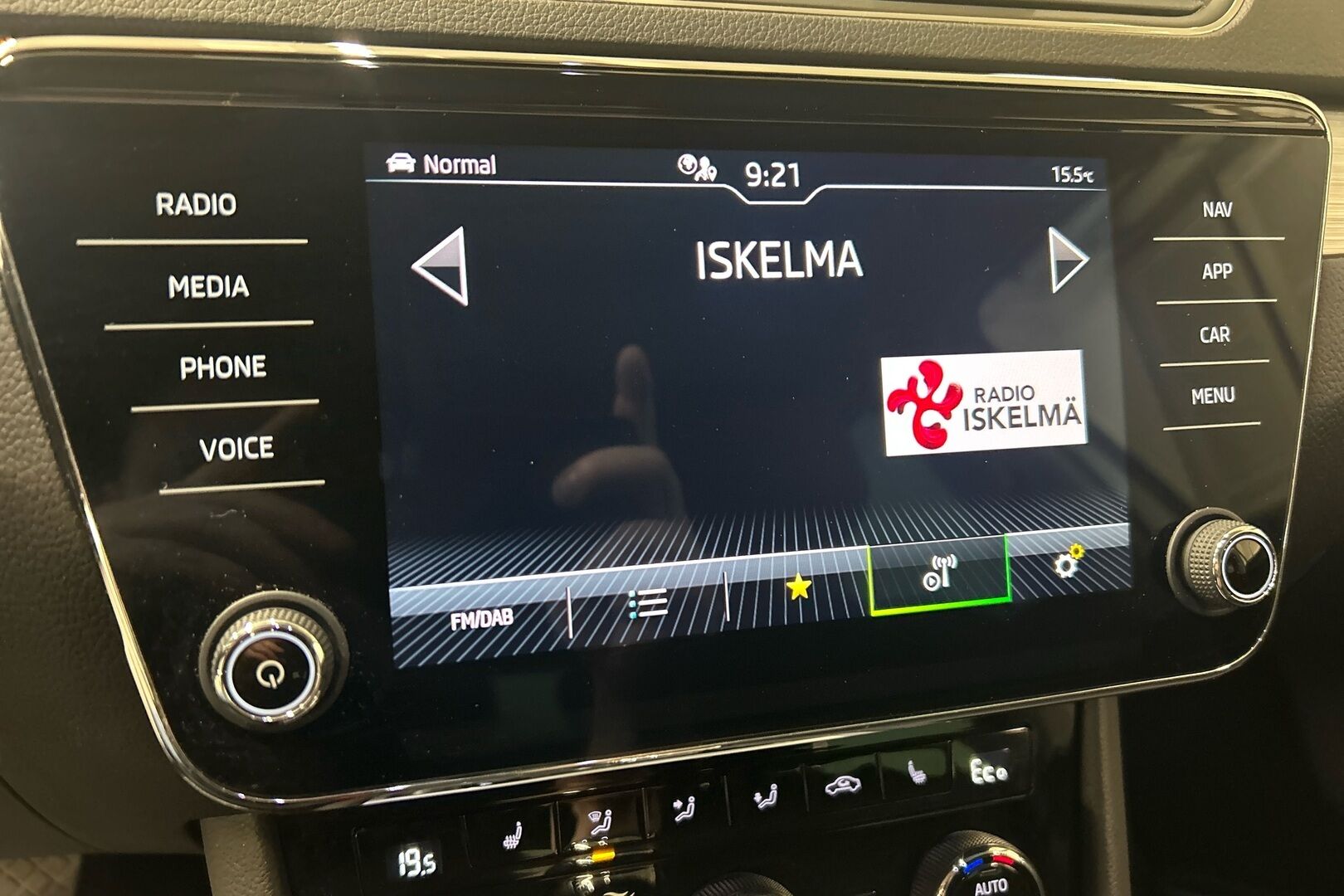 Skoda Superb iso kuva 17