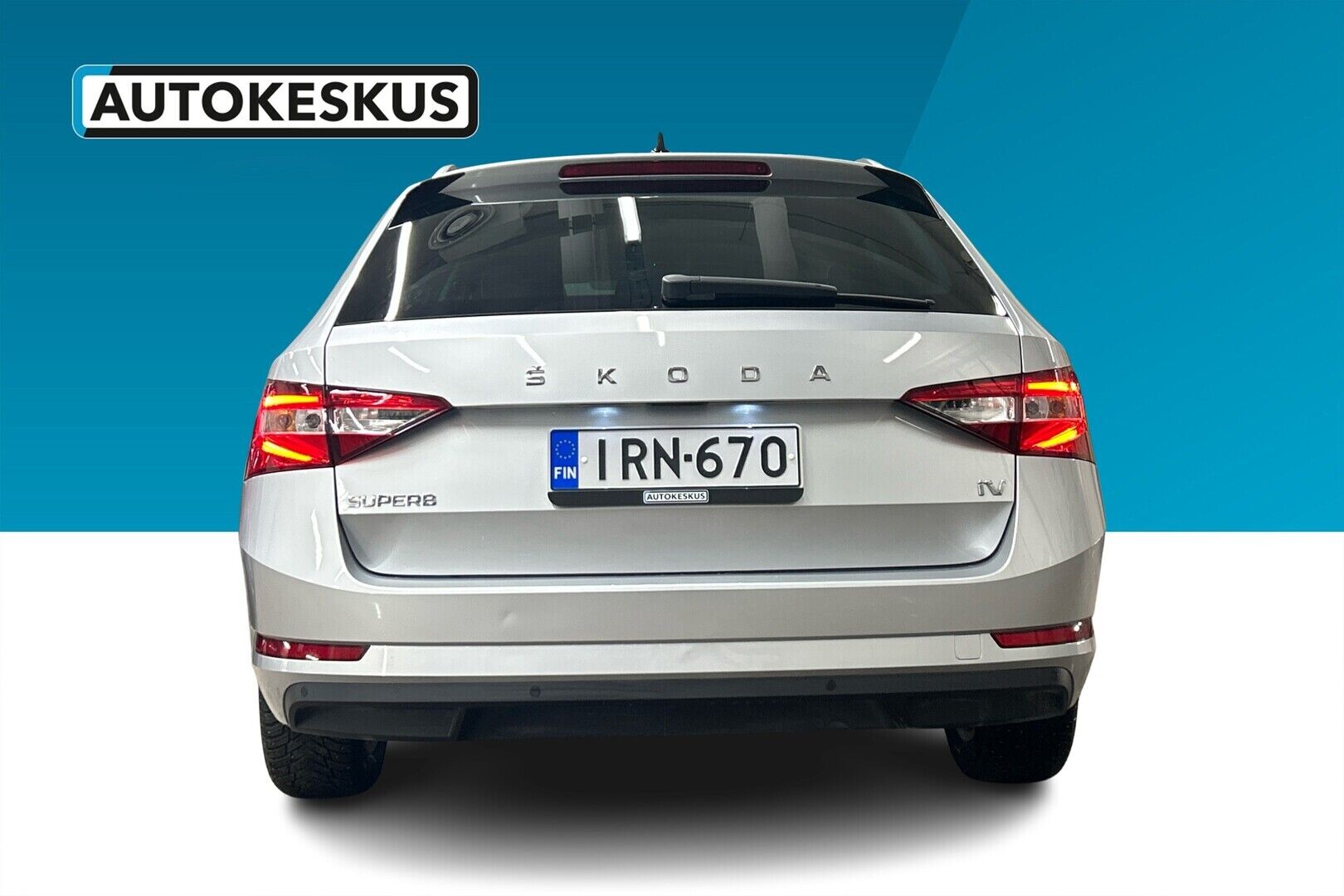 Skoda Superb iso kuva 2