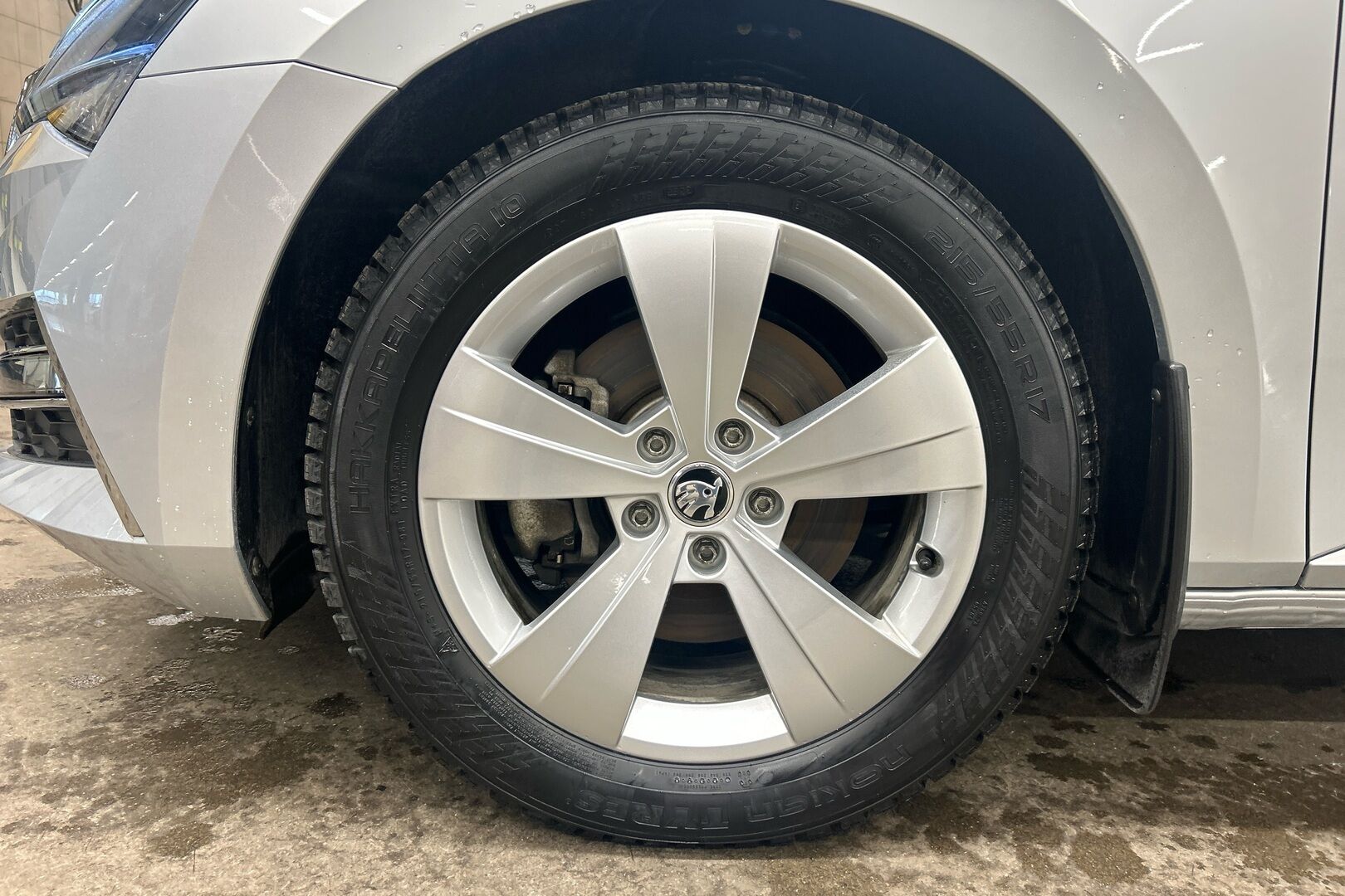 Skoda Superb iso kuva 22