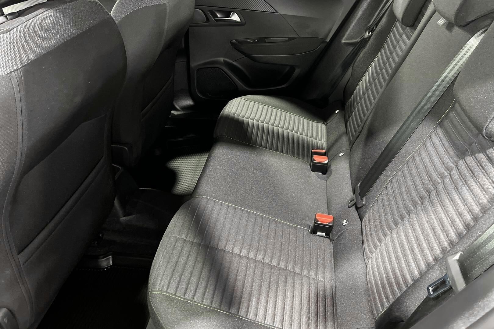 Peugeot 2008 iso kuva 9
