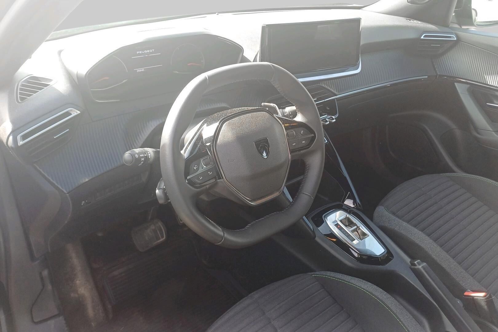 Peugeot 2008 iso kuva 2