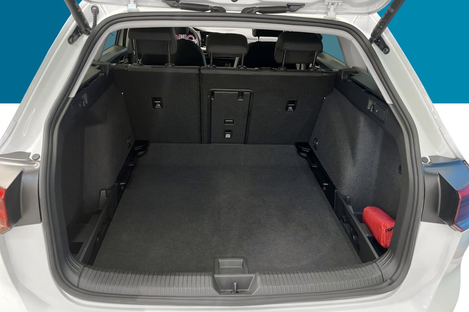 Volkswagen Golf iso kuva 12