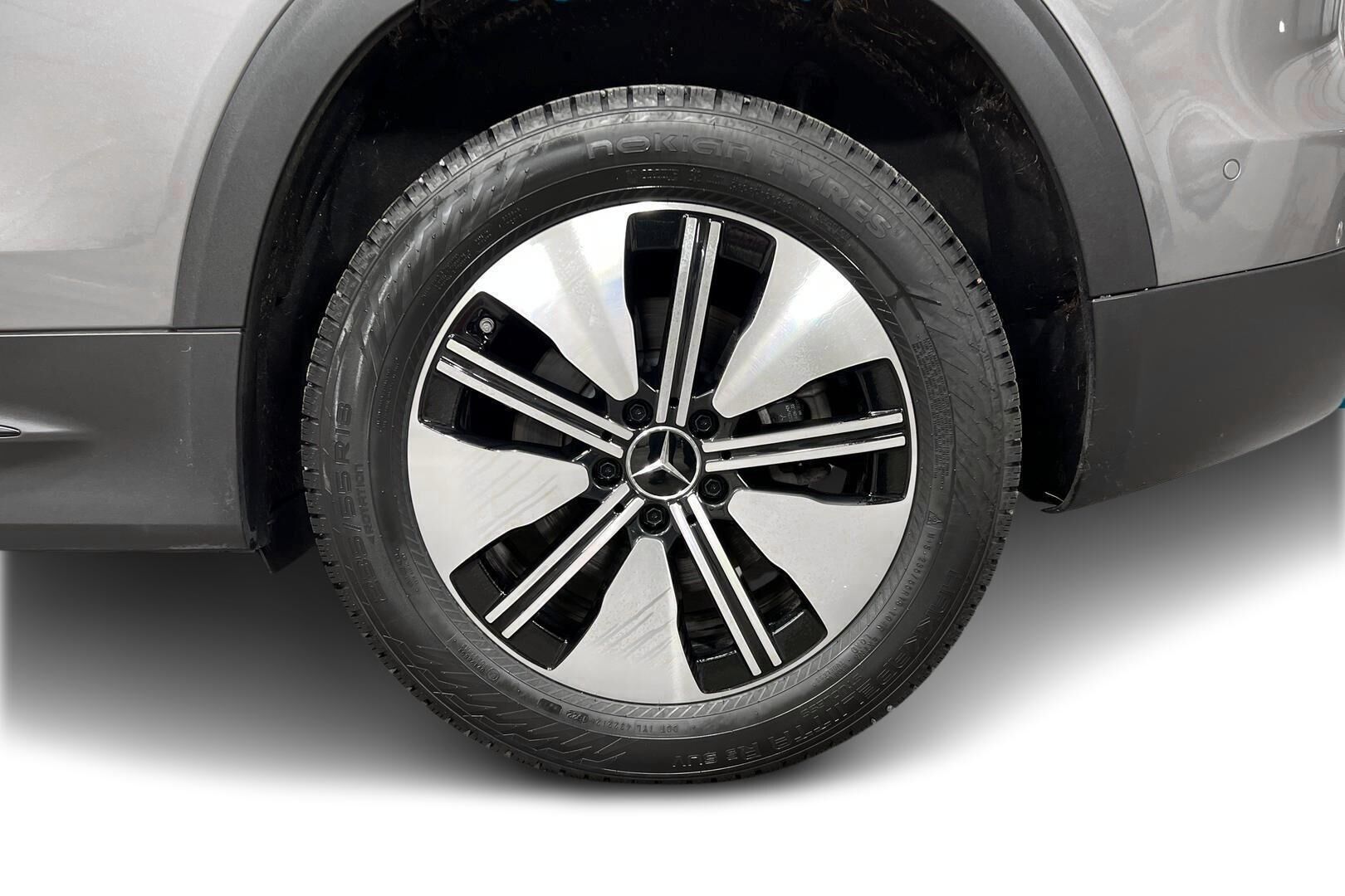 Mercedes-Benz EQB iso kuva 11