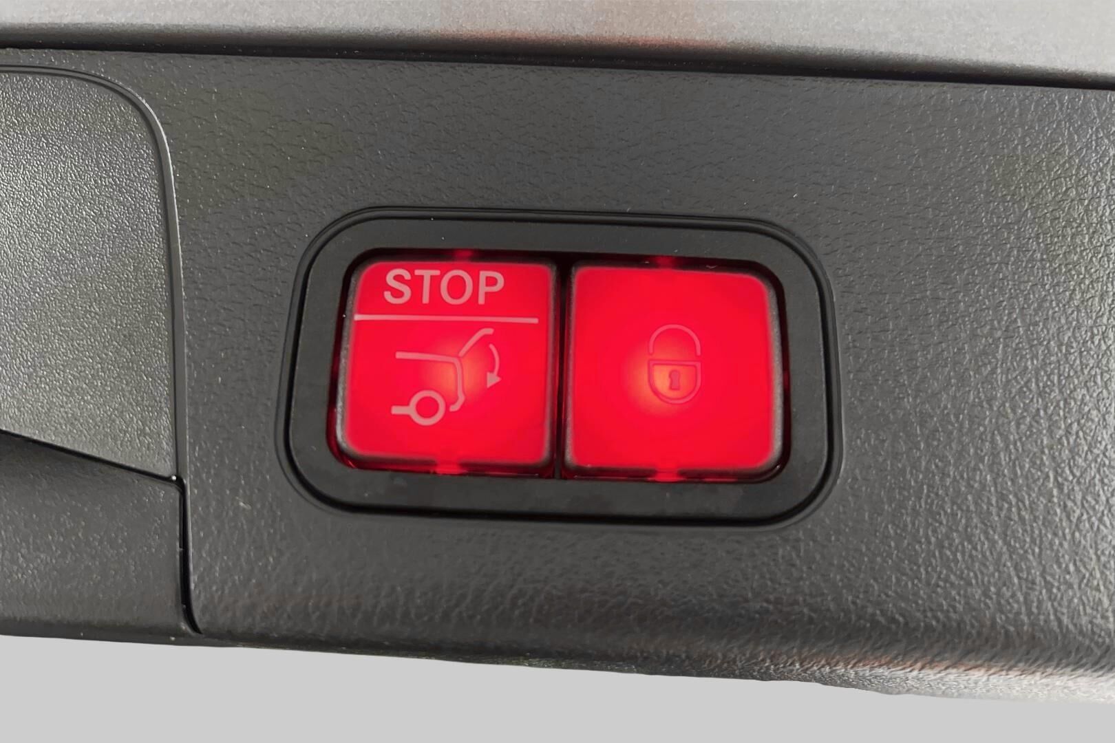 Mercedes-Benz EQB iso kuva 12