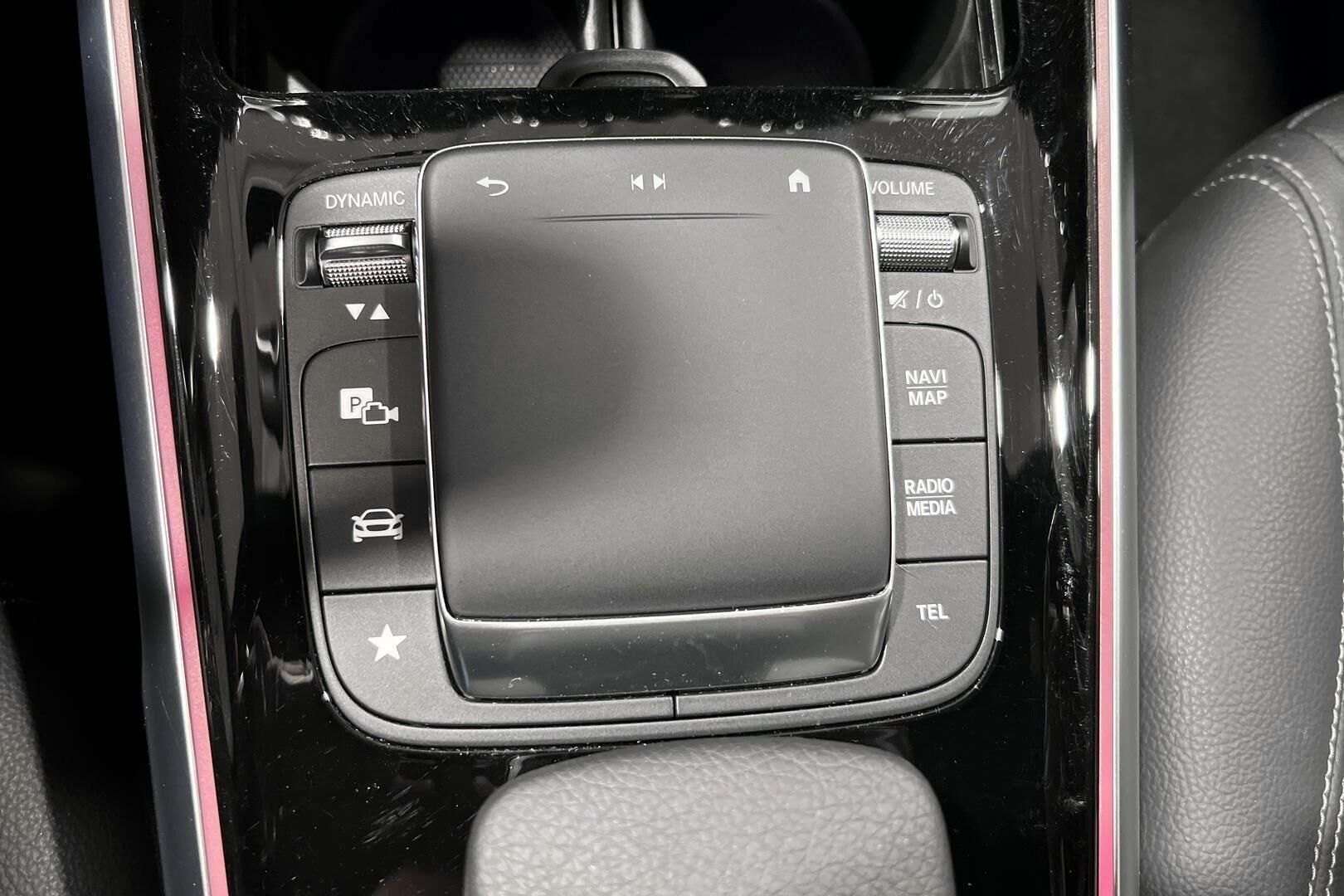 Mercedes-Benz EQB iso kuva 17