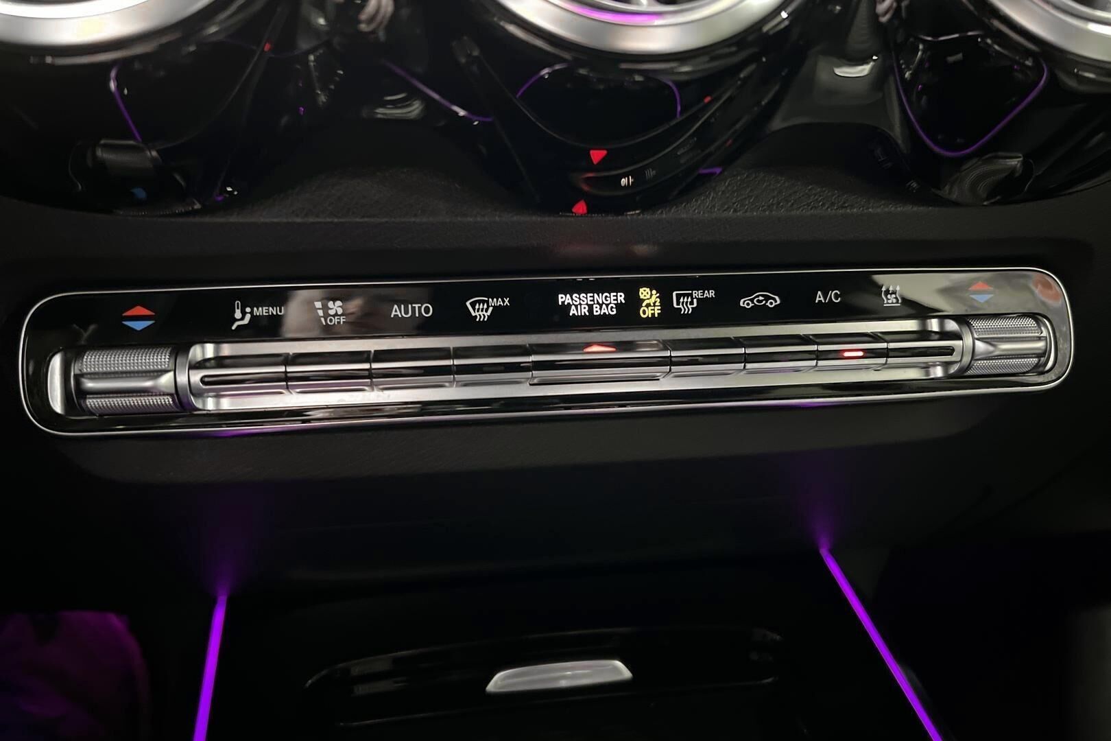 Mercedes-Benz EQB iso kuva 19