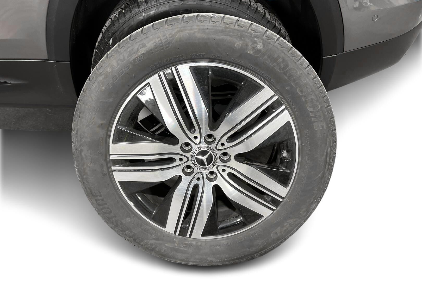 Mercedes-Benz EQB iso kuva 20