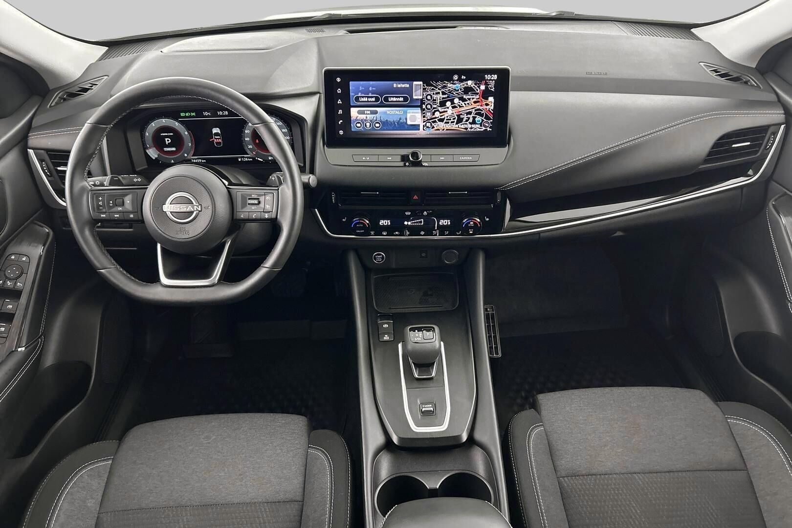 Nissan Qashqai iso kuva 10