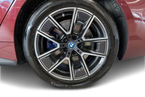 BMW i4 esikatselu 10