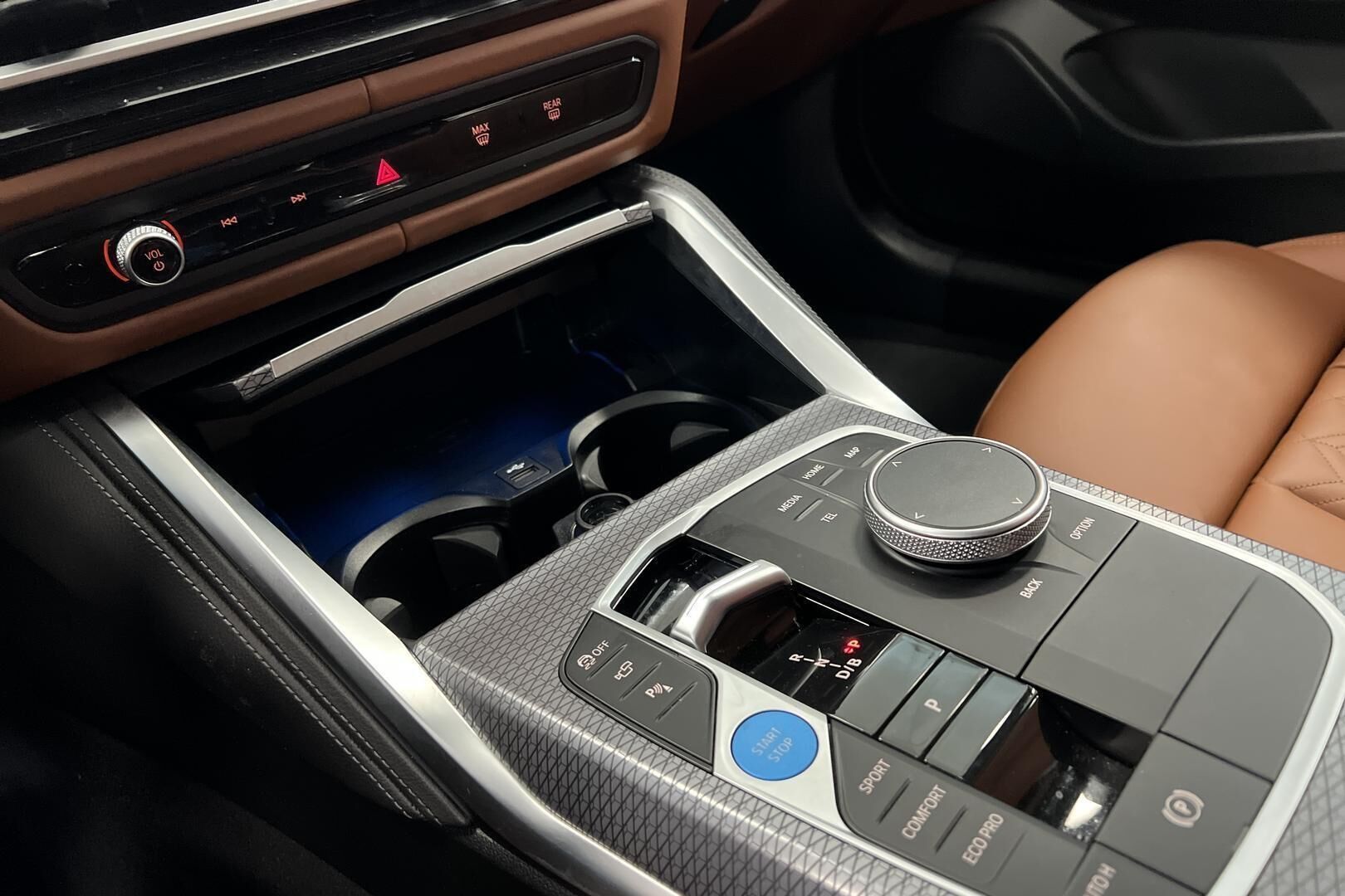 BMW i4 iso kuva 13