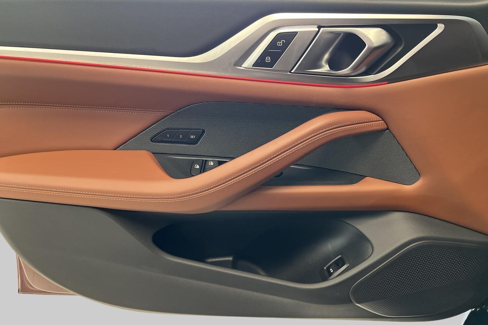 BMW i4 iso kuva 17
