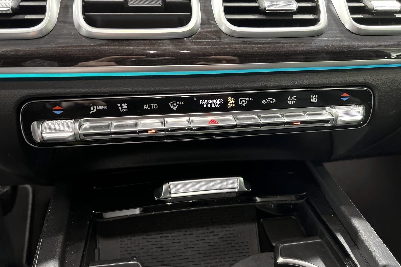 Mercedes-Benz GLE iso kuva 17