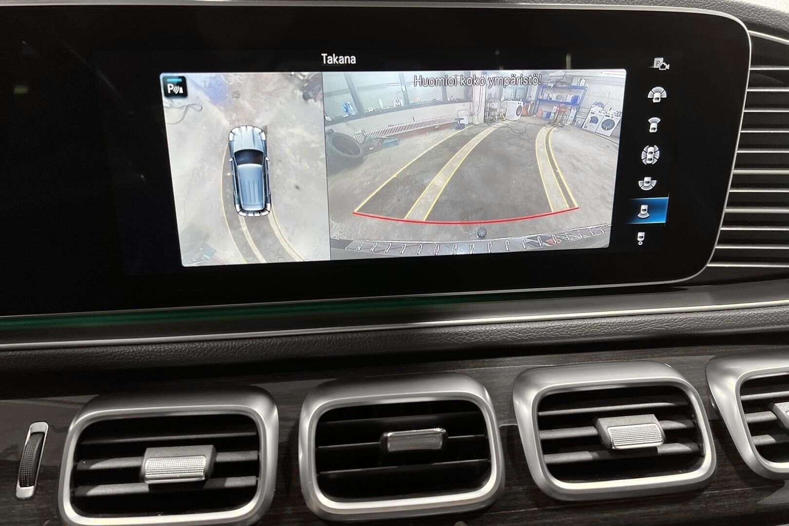Mercedes-Benz GLE iso kuva 18