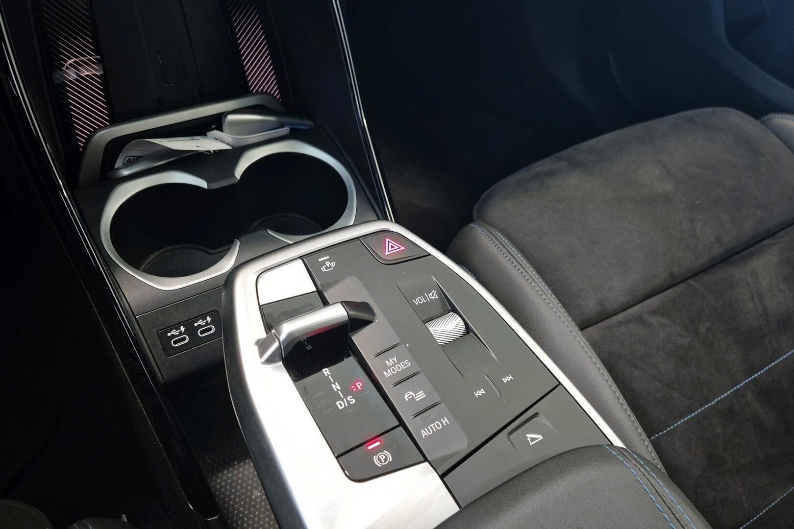 BMW X1 iso kuva 15