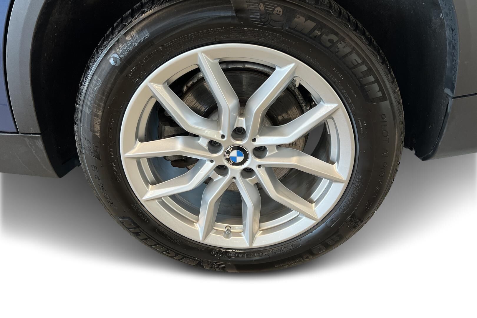BMW X5 iso kuva 13