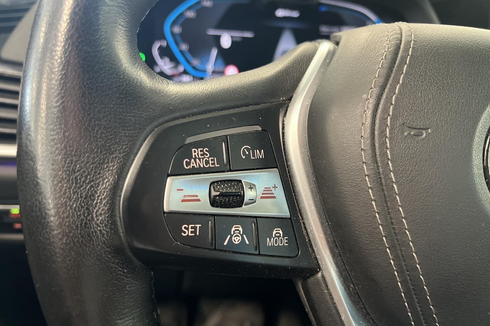 BMW X5 iso kuva 17