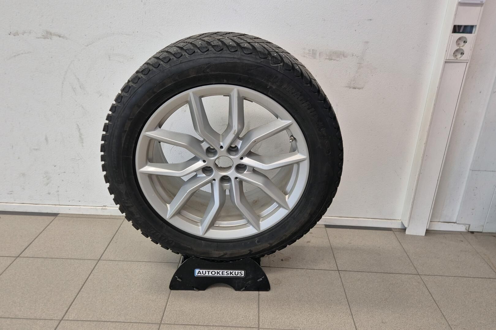 BMW X5 iso kuva 23