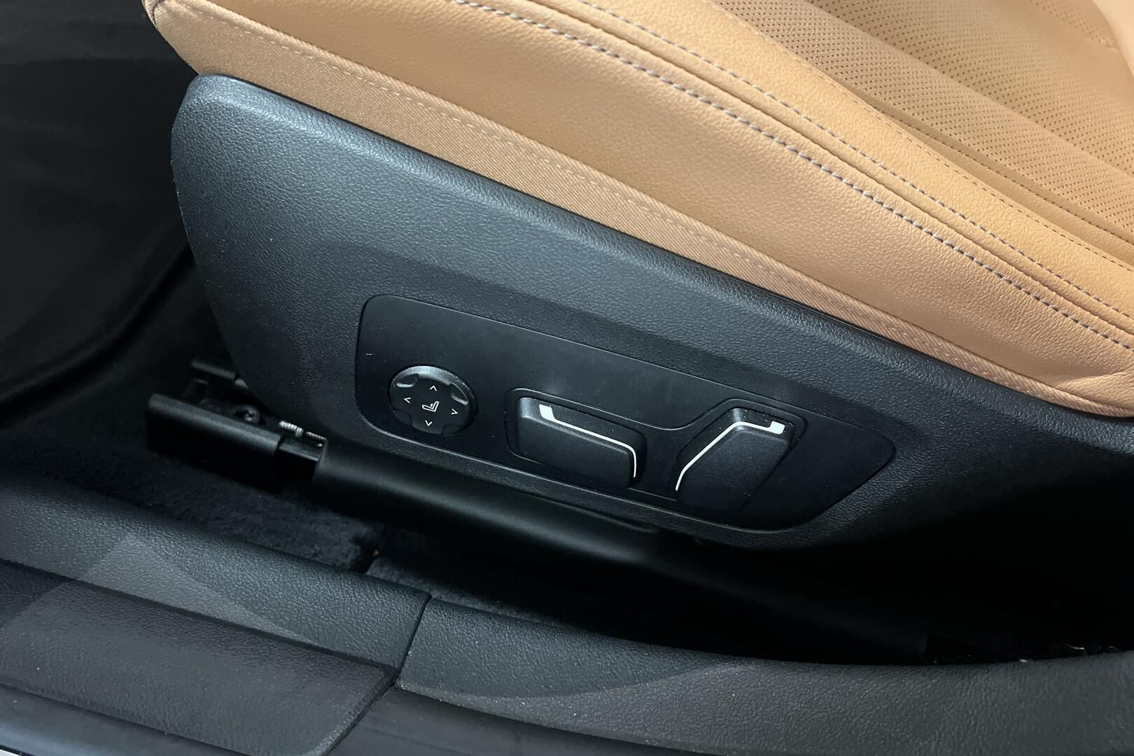 BMW I4 M50 iso kuva 16