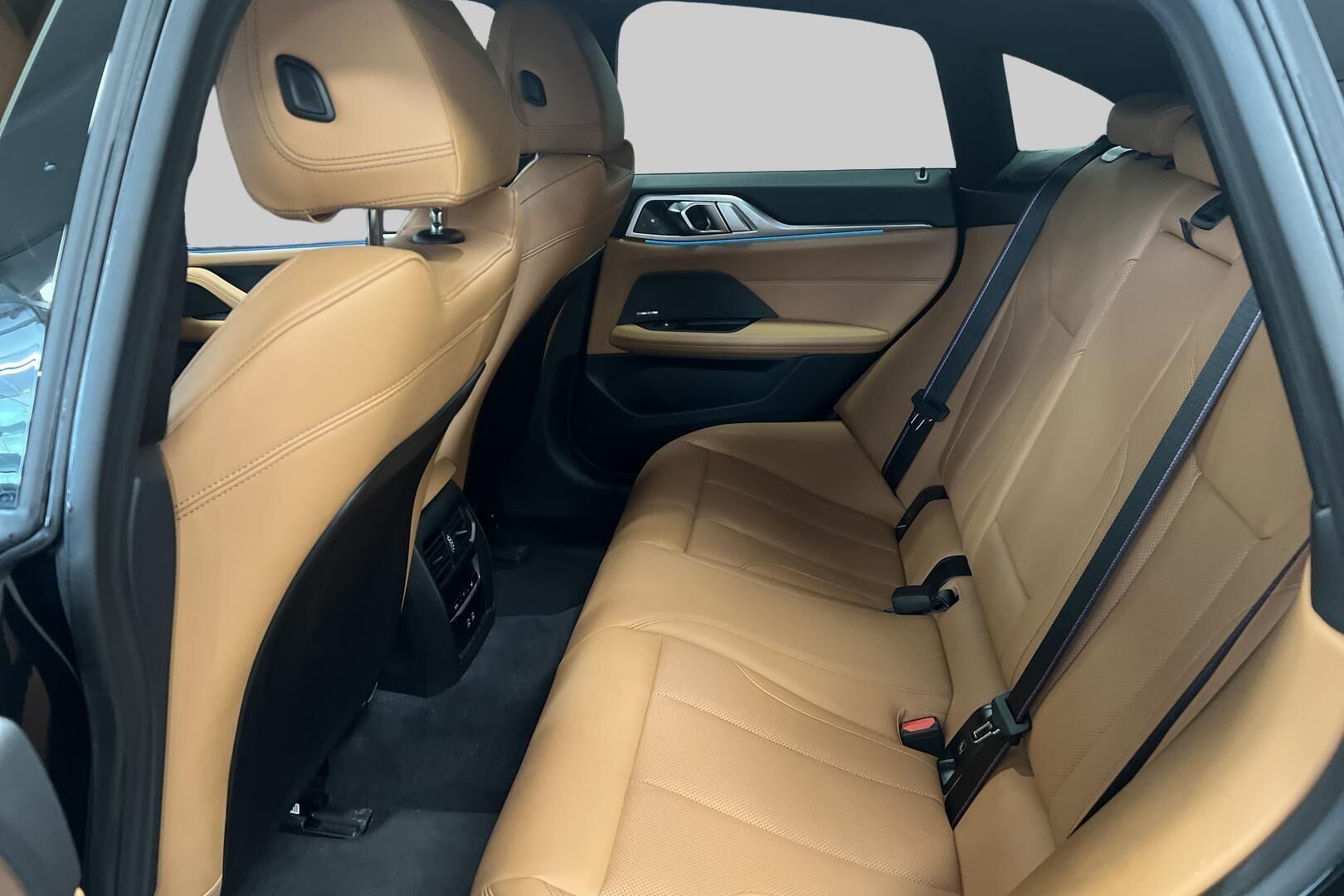 BMW I4 M50 iso kuva 9