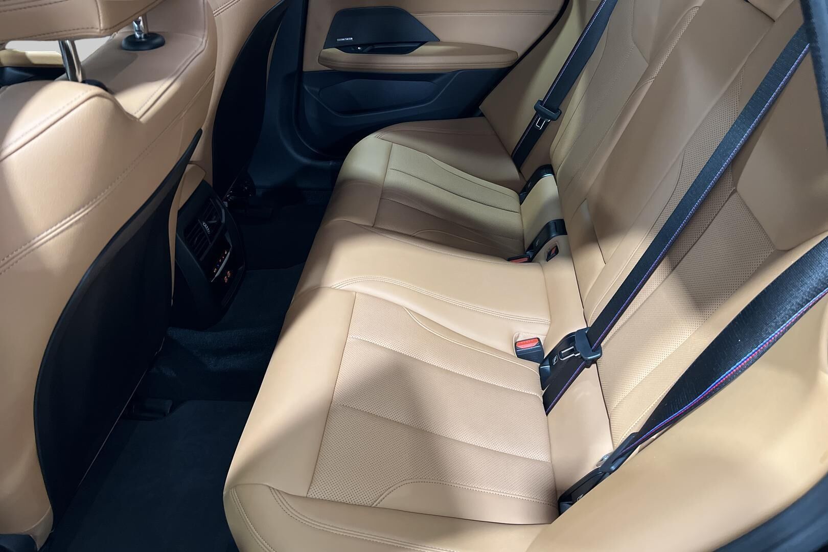 BMW I4 M50 iso kuva 9