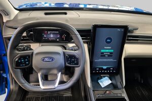 Ford Explorer esikatselu 10