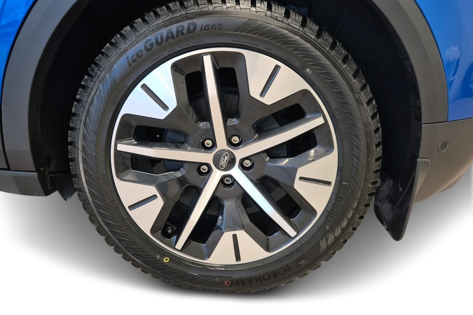 Ford Explorer iso kuva 13