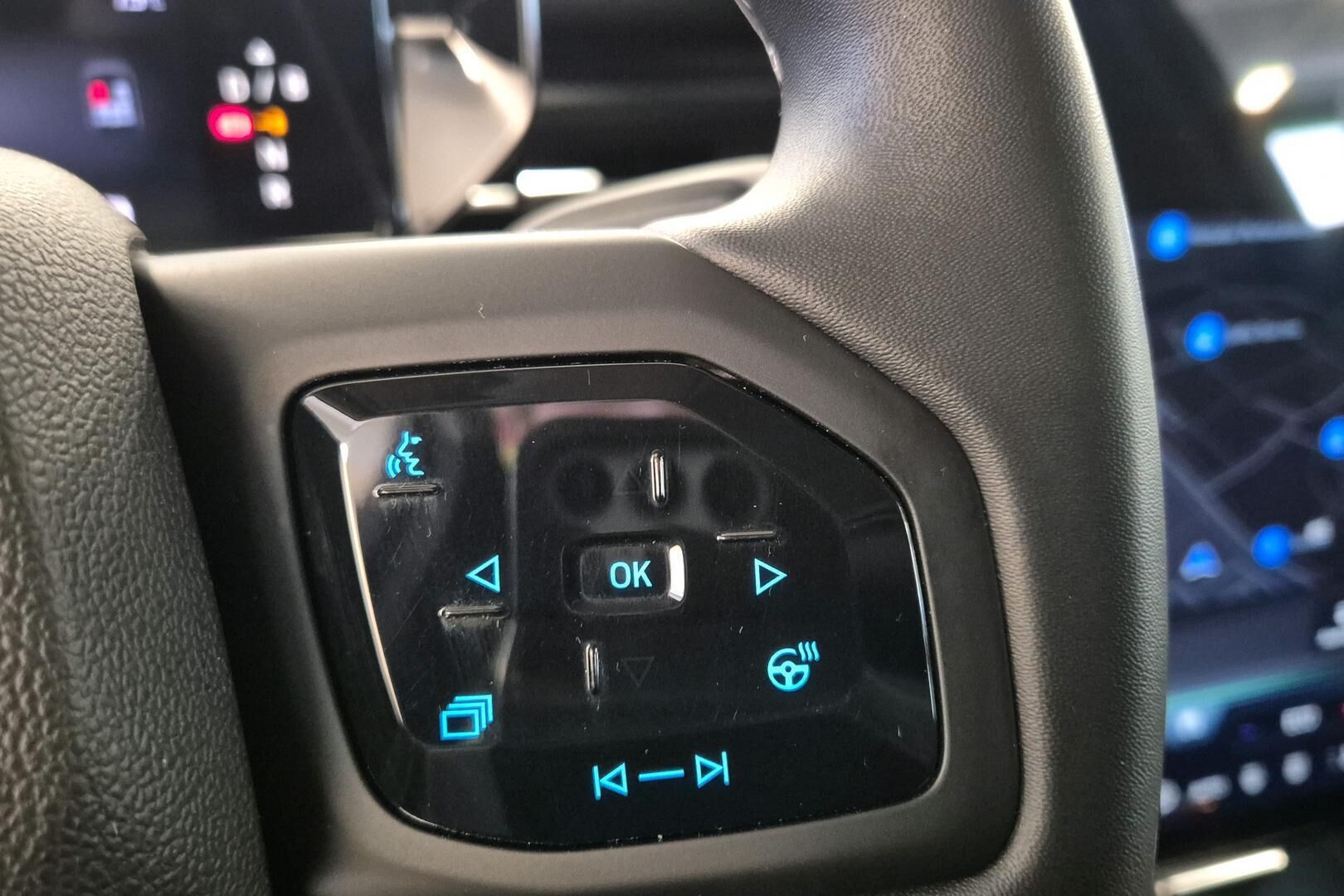 Ford Explorer iso kuva 17