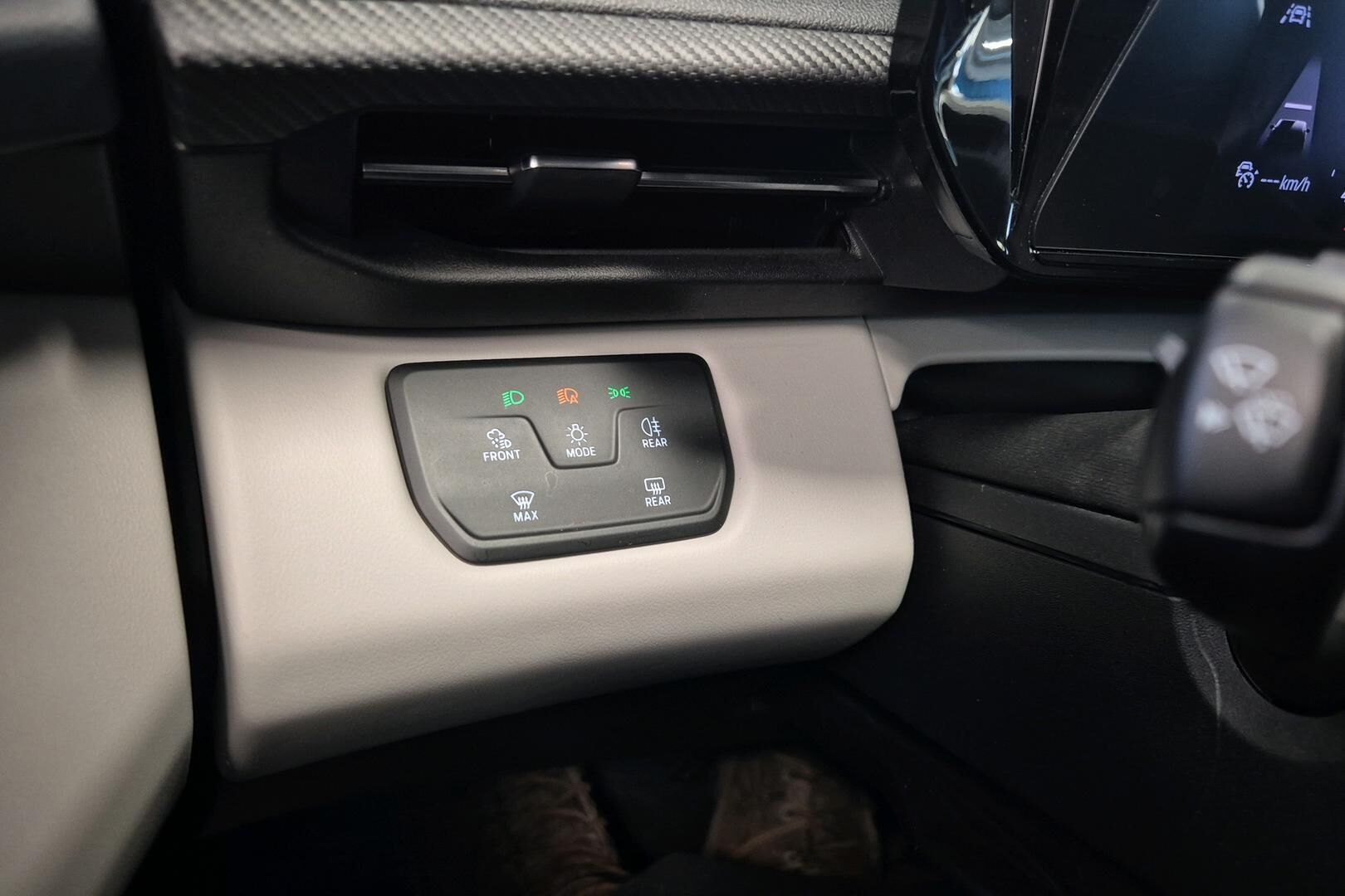 Ford Explorer iso kuva 20