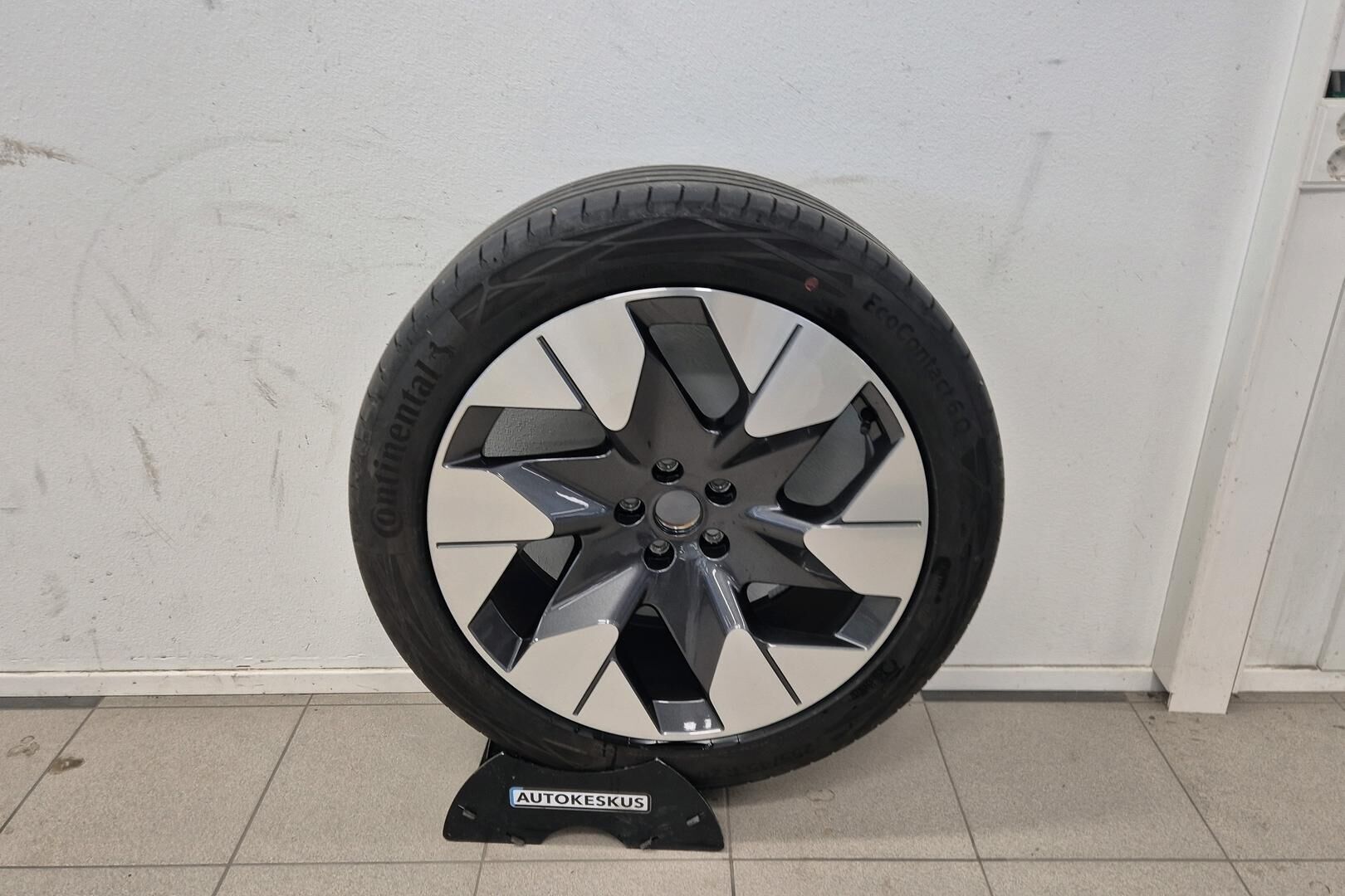 Ford Explorer iso kuva 23