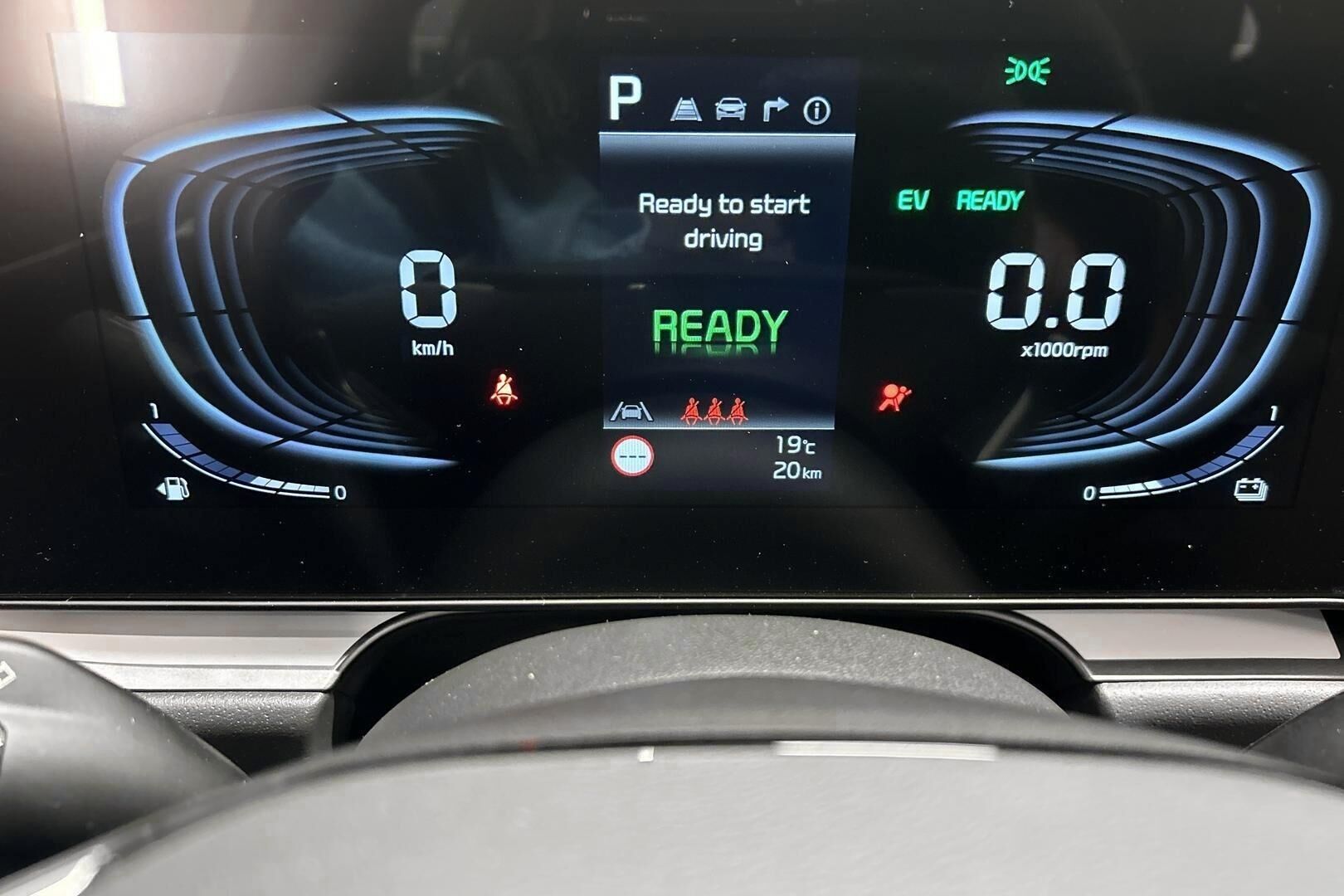 Kia Niro iso kuva 13