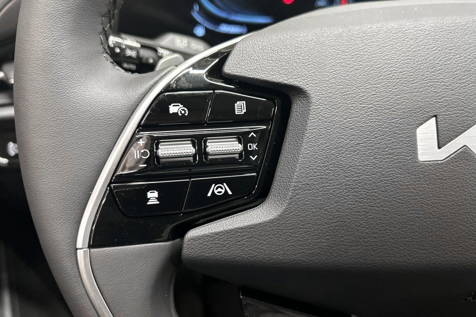 Kia Niro iso kuva 18