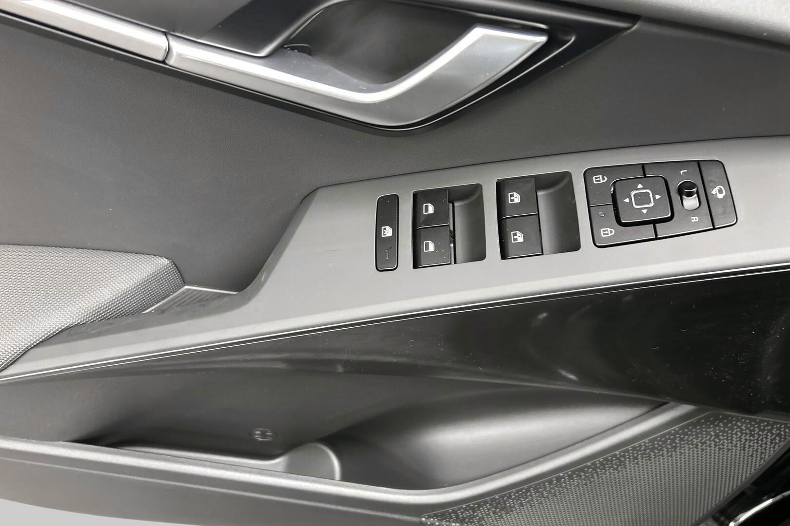 Kia Niro iso kuva 16