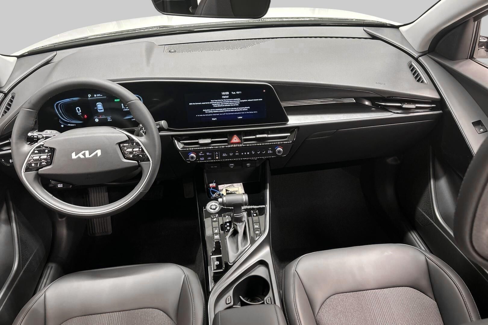 Kia Niro iso kuva 10