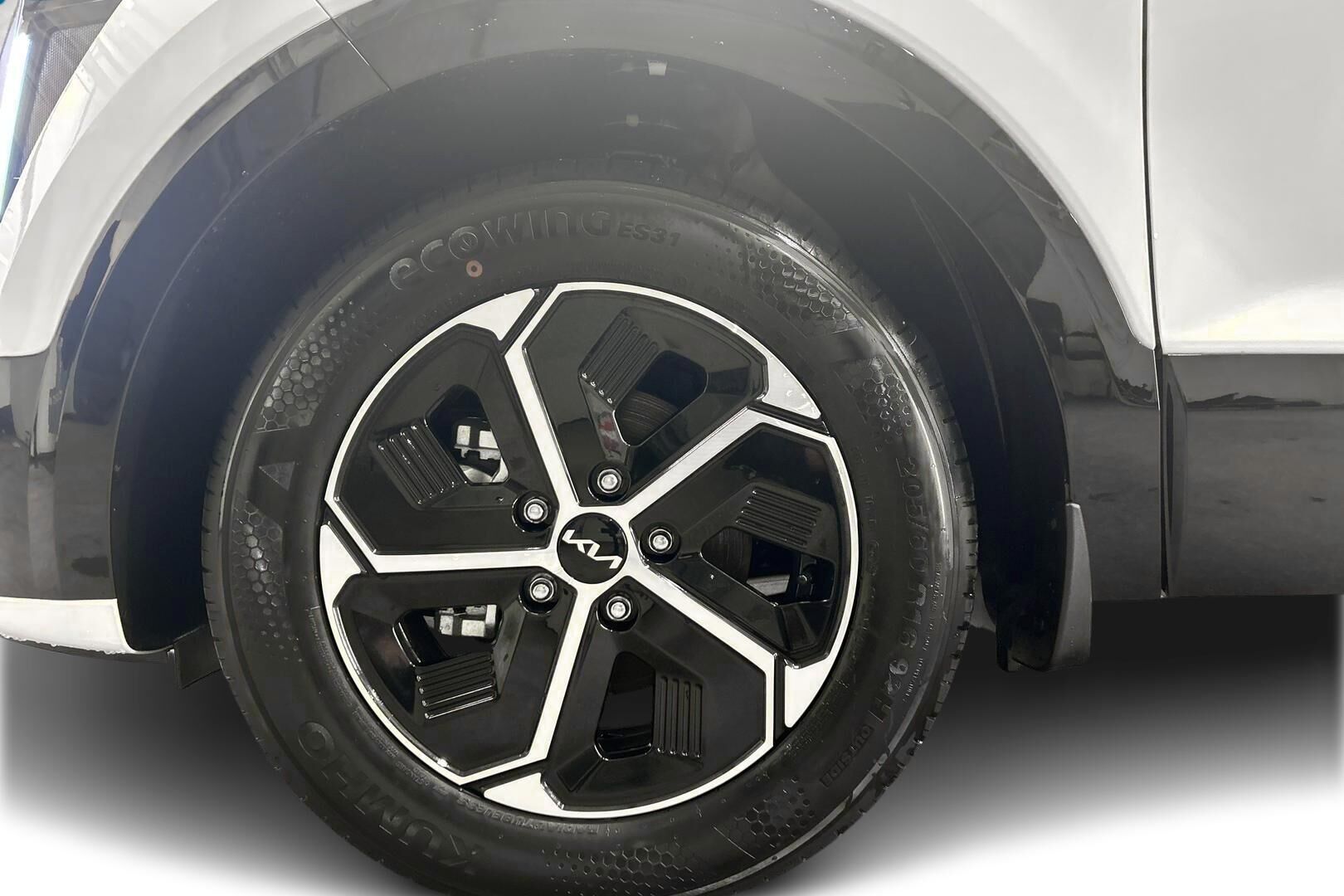 Kia Niro iso kuva 12