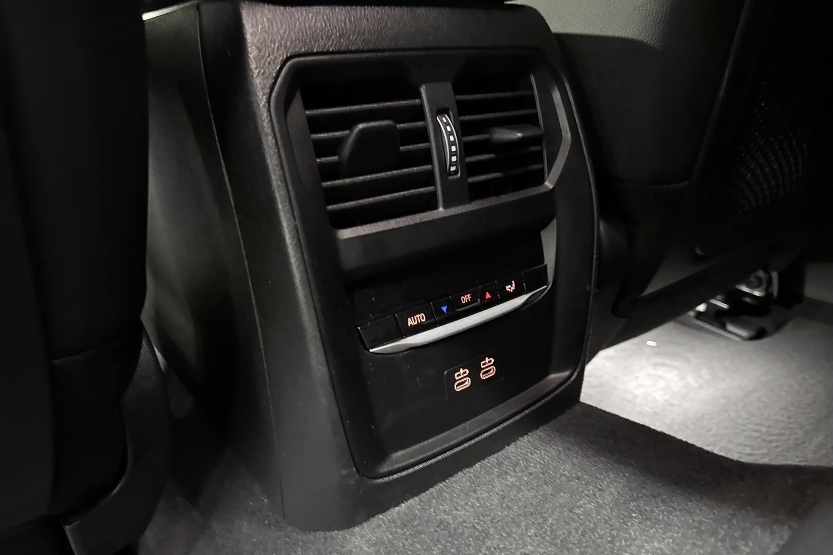 BMW I4 M50 iso kuva 18