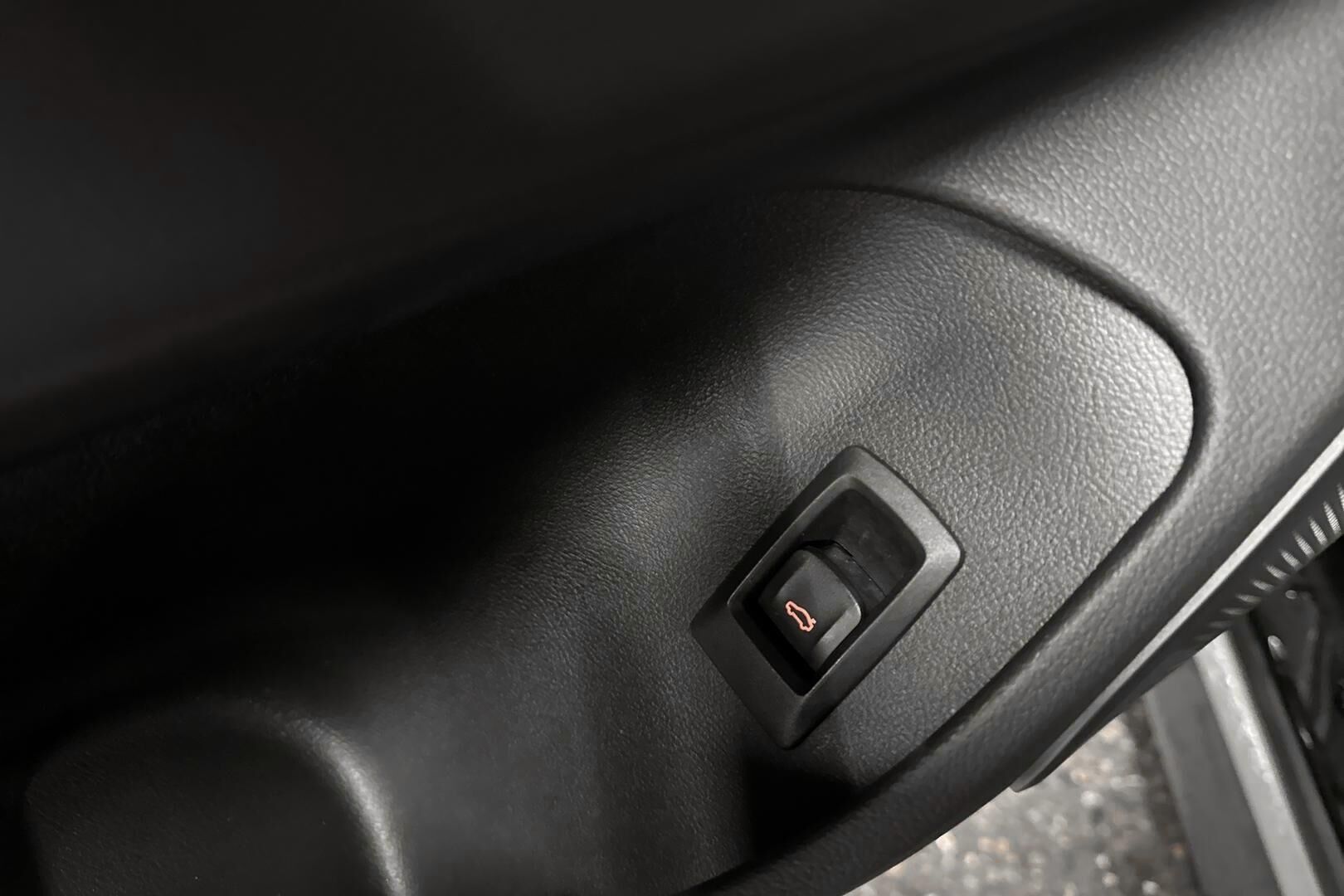 BMW I4 M50 iso kuva 21