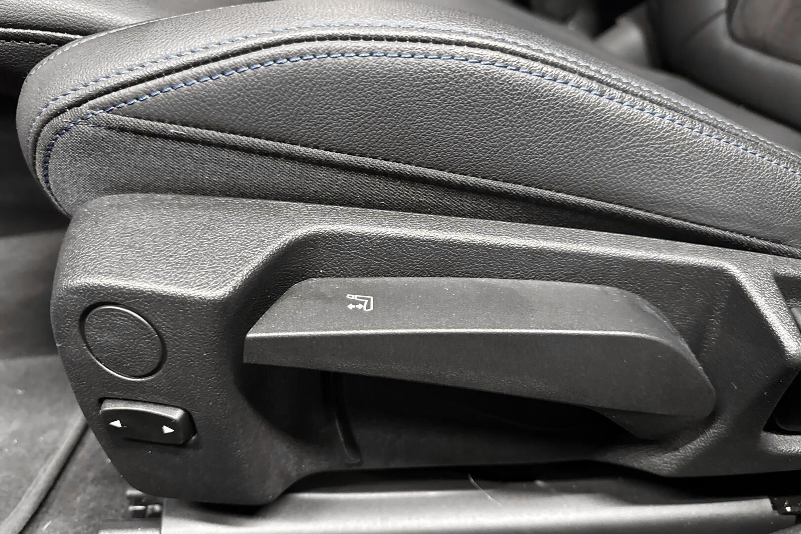 BMW I4 M50 iso kuva 24