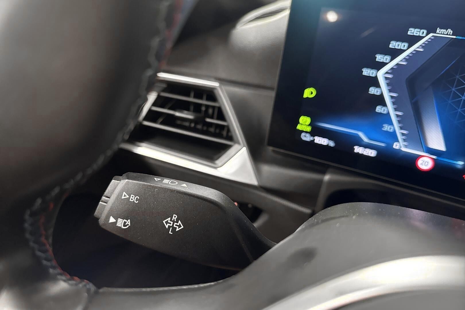 BMW I4 M50 iso kuva 31